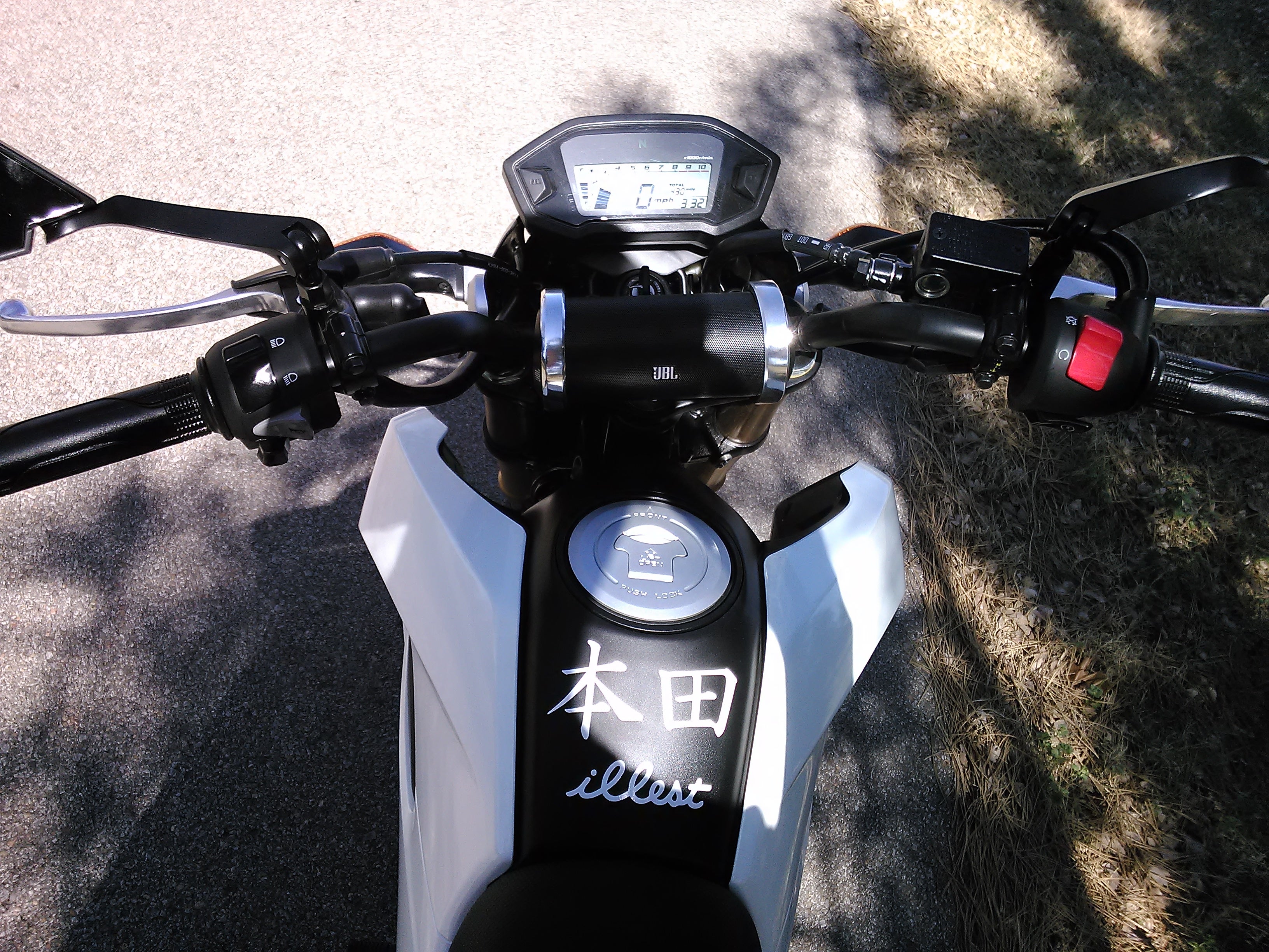 beats pill motorcycle mount